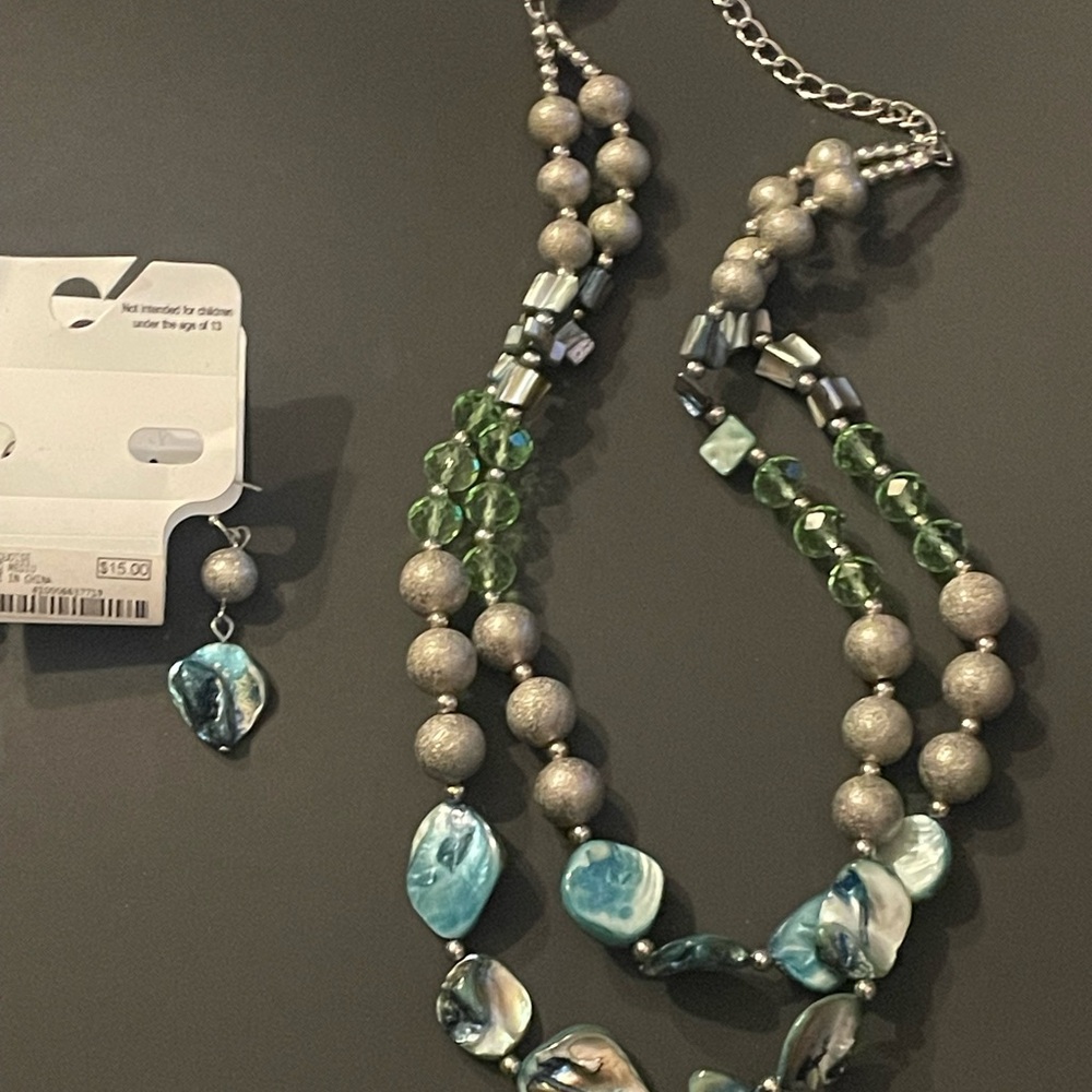 Charming Charlie Silver and Green Necklace Set - Picture 11 of 11